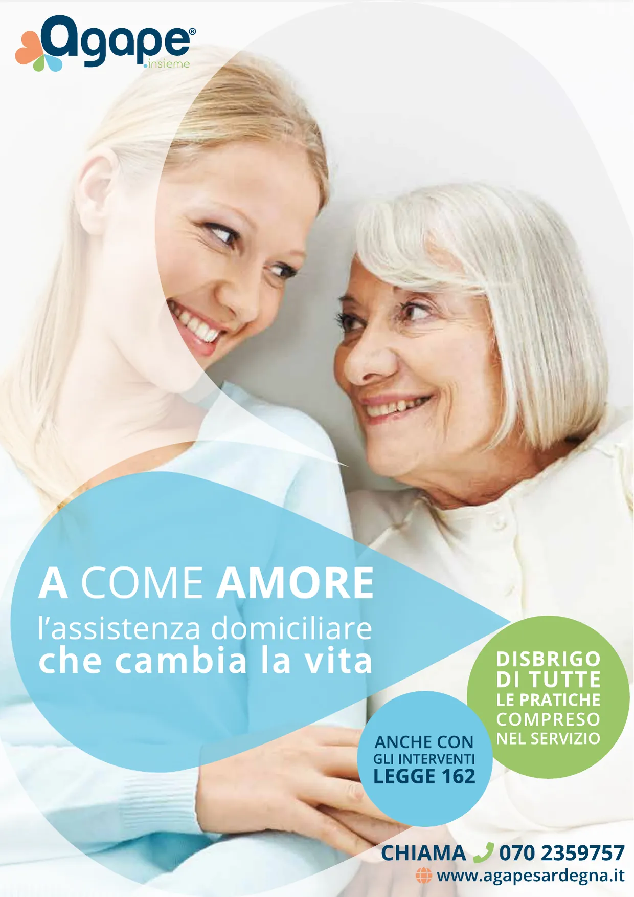 Affiche de l’aide à domicile : une femme serre dans ses bras une personne âgée, avec le titre A comme amour