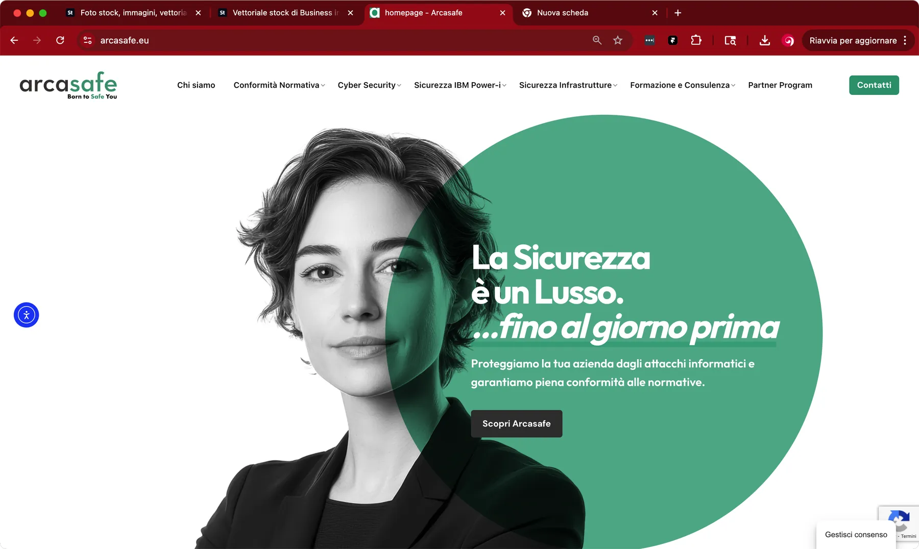 La page d’accueil du site arcasafe.eu dans une fenêtre de navigateur : portrait en noir et blanc d’une femme, cercle vert et le titre La Sicurezza è un Lusso… fino al giorno prima